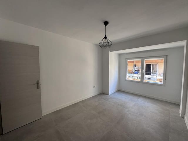 3 soveværelse Lejlighed til salg i Alicante by - € 235.000 (Ref: 9949051)