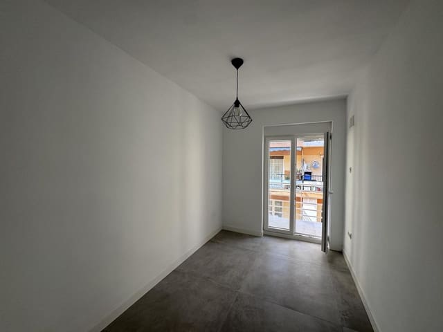 3 soveværelse Lejlighed til salg i Alicante by - € 235.000 (Ref: 9949051)