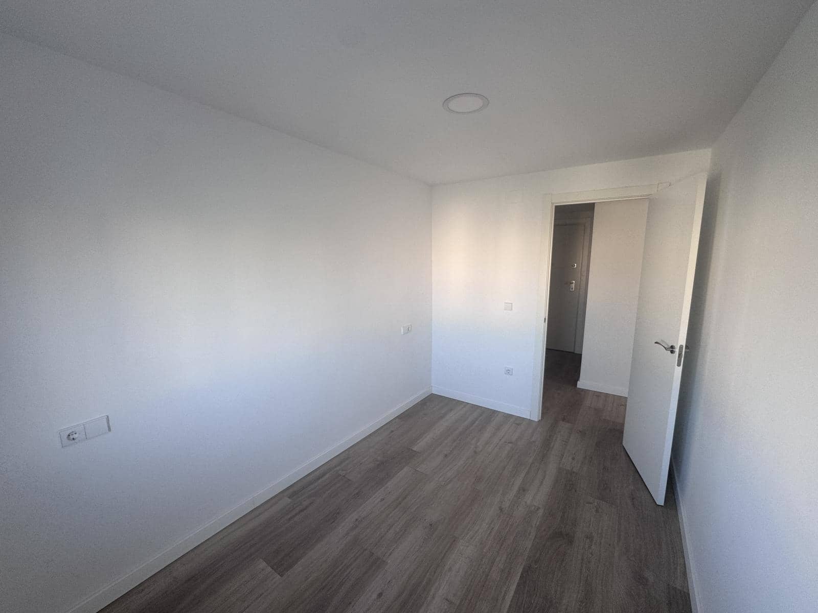 3 soveværelse Lejlighed til salg i Alicante by - € 136.000 (Ref: 9949052)