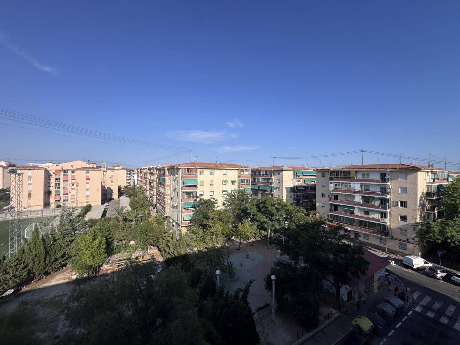 3 soveværelse Lejlighed til salg i Alicante by - € 136.000 (Ref: 9949052)