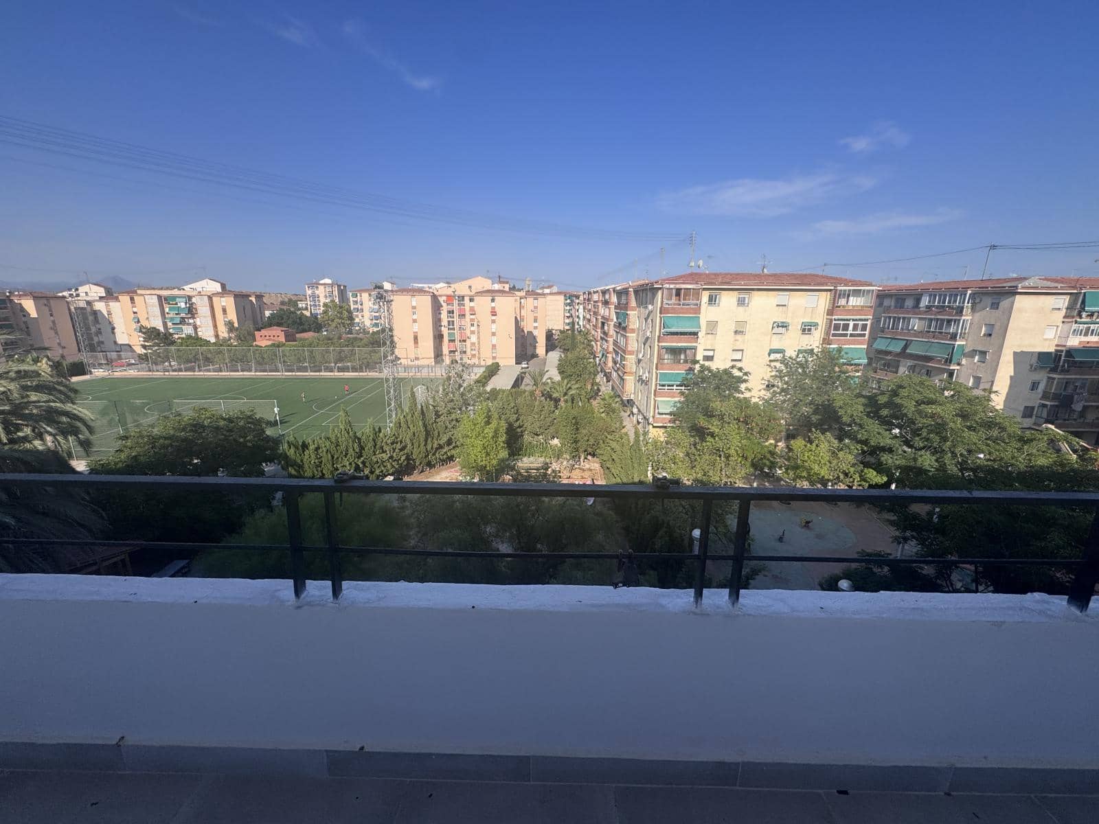 3 soveværelse Lejlighed til salg i Alicante by - € 136.000 (Ref: 9949052)