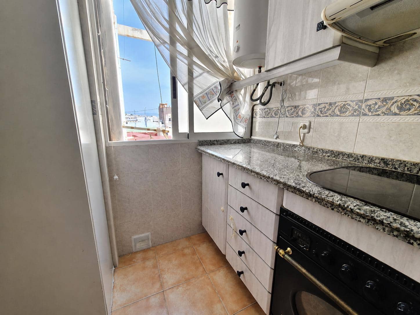 3 makuuhuone Asunto myytävänä paikassa Alicante kaupunki - 185 000 € (Ref: 9950783)