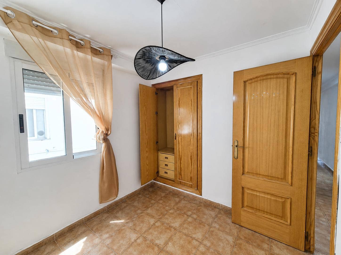 3 makuuhuone Asunto myytävänä paikassa Alicante kaupunki - 185 000 € (Ref: 9950783)