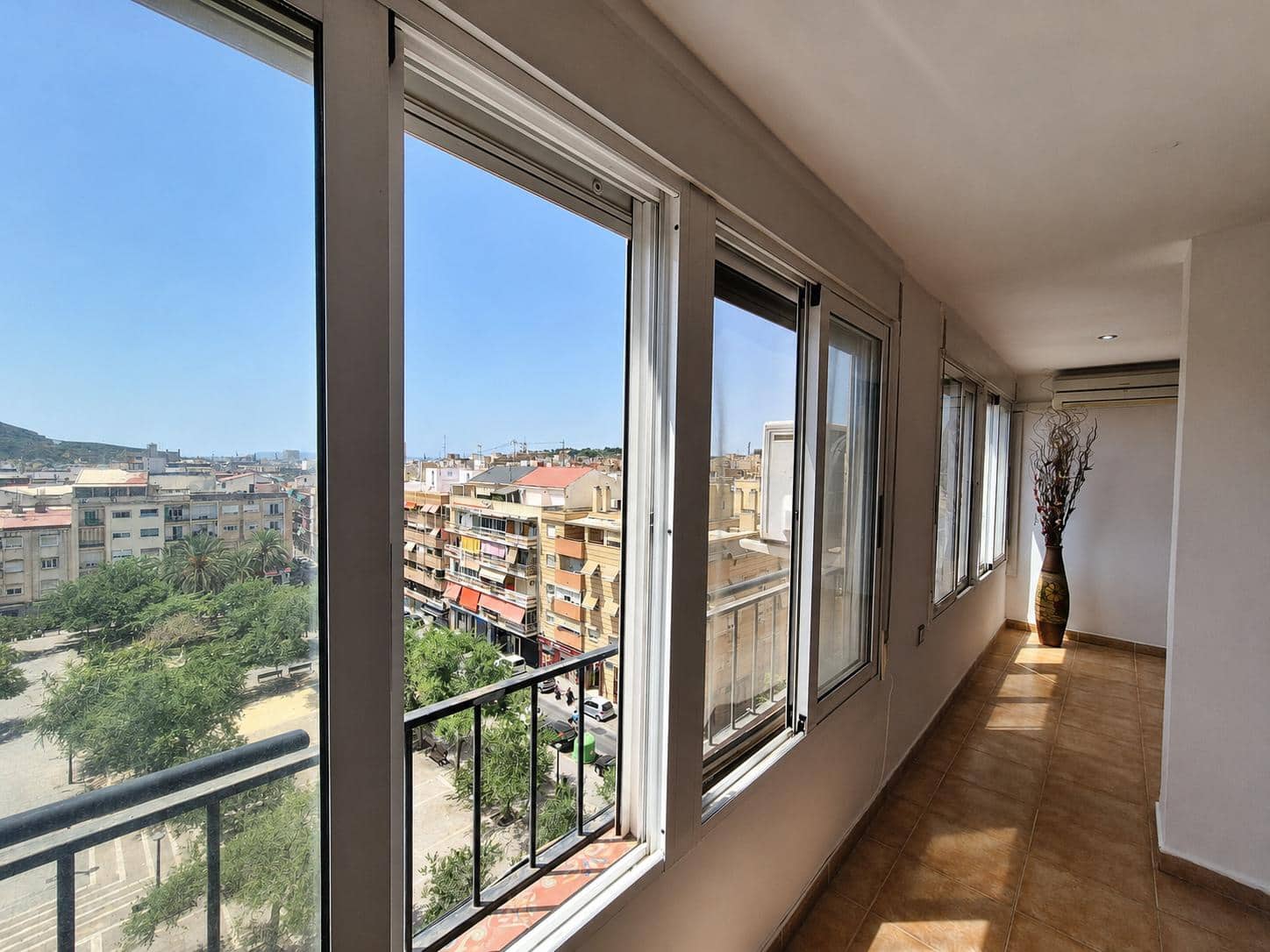 3 makuuhuone Asunto myytävänä paikassa Alicante kaupunki - 185 000 € (Ref: 9950783)