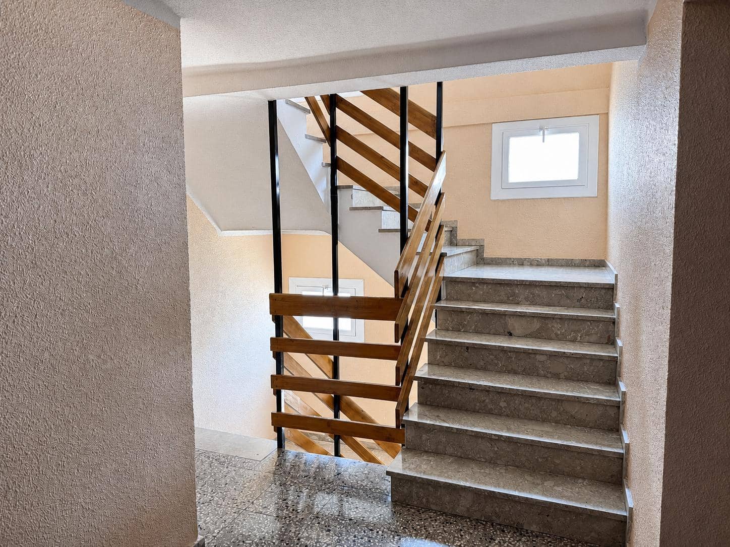 4 chambre Appartement à vendre à Elda - 99 000 € (Ref: 9974417)