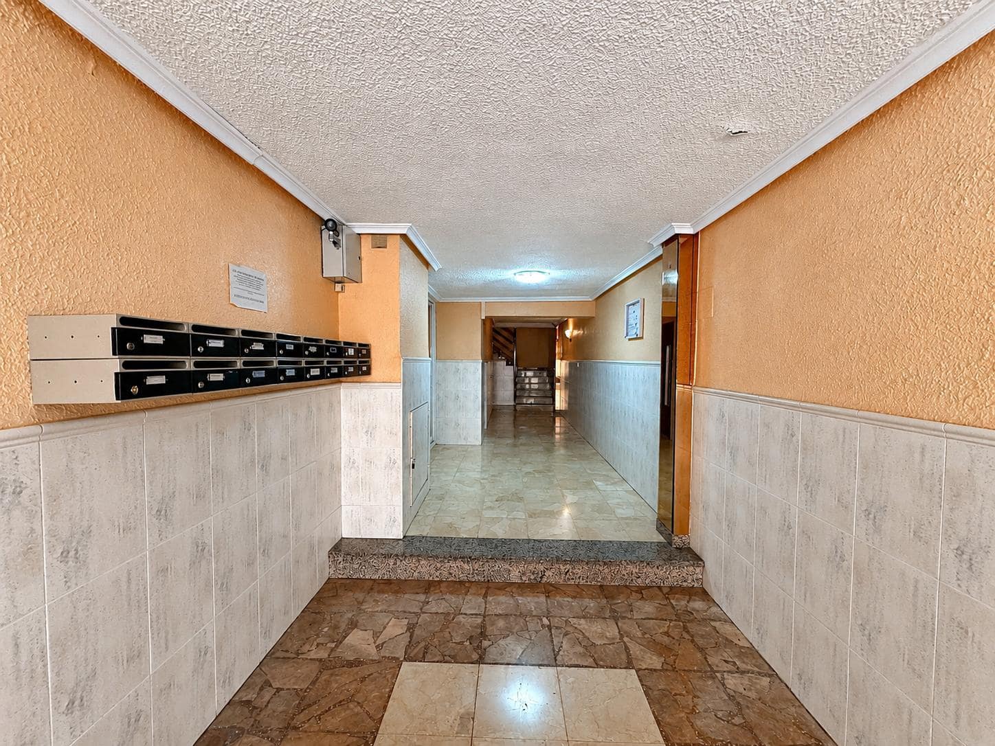 4 chambre Appartement à vendre à Elda - 99 000 € (Ref: 9974417)
