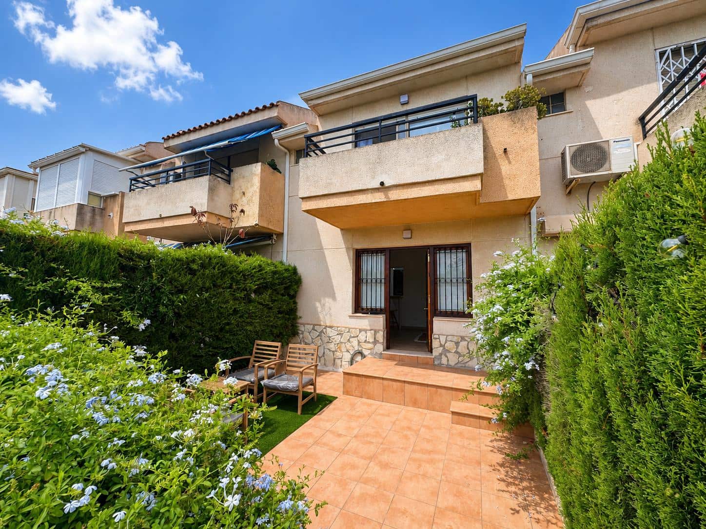 Chalet de 2 habitaciones en Santa Faz en venta con piscina garaje - 360.000 € (Ref: 9997917)
