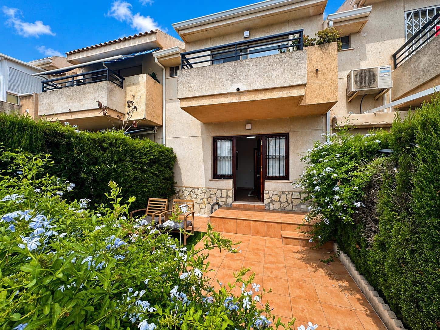 Chalet de 2 habitaciones en Santa Faz en venta con piscina garaje - 360.000 € (Ref: 9997917)
