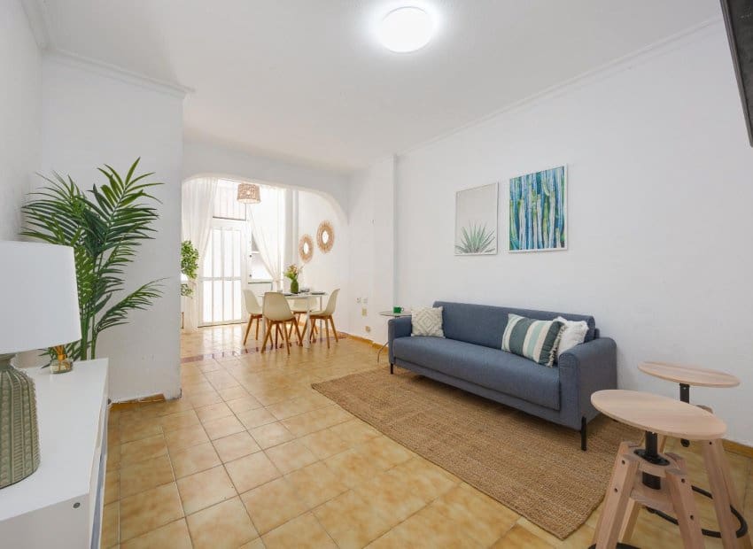 1 makuuhuone Huoneisto myytävänä paikassa Torrevieja mukana uima-altaan - 132 969 € (Ref: 10004540)