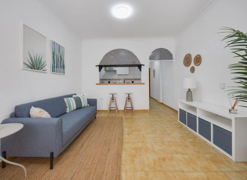 1 makuuhuone Huoneisto myytävänä paikassa Torrevieja mukana uima-altaan - 132 969 € (Ref: 10004540)