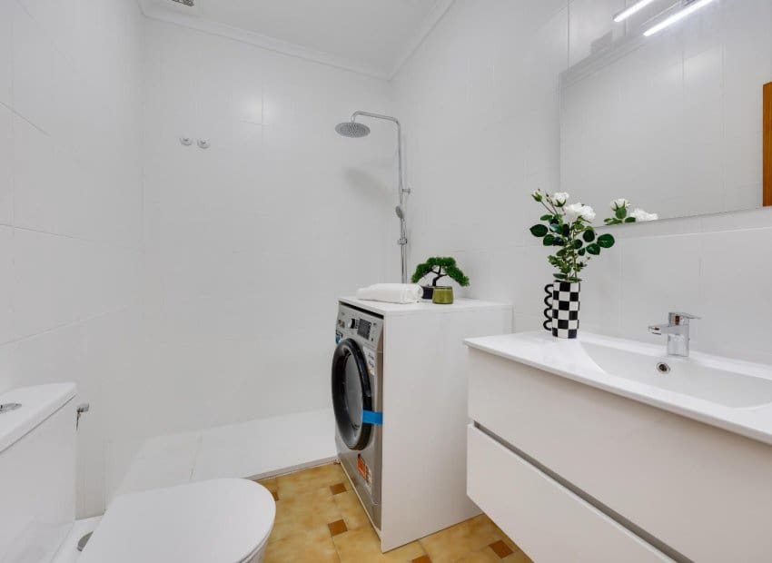 1 makuuhuone Huoneisto myytävänä paikassa Torrevieja mukana uima-altaan - 132 969 € (Ref: 10004540)