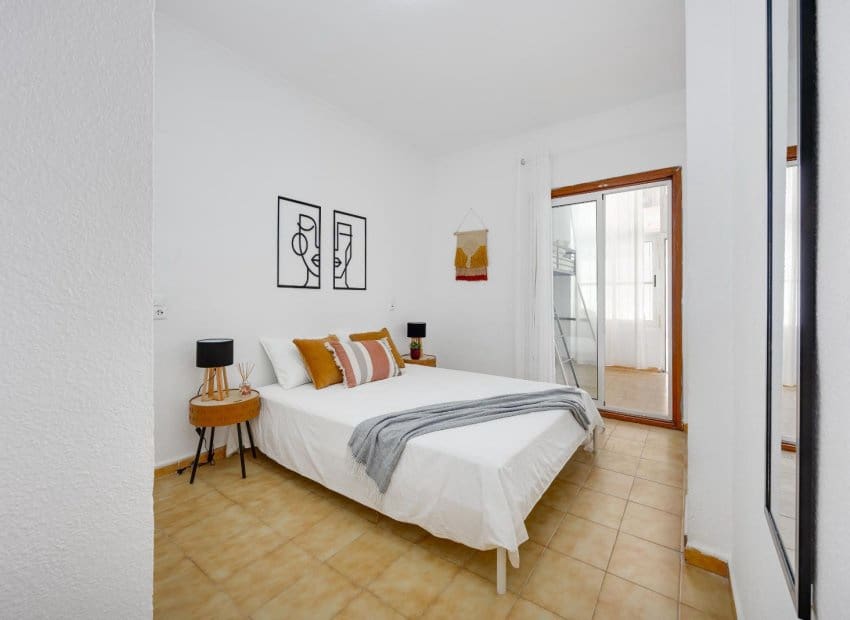 1 makuuhuone Huoneisto myytävänä paikassa Torrevieja mukana uima-altaan - 132 969 € (Ref: 10004540)
