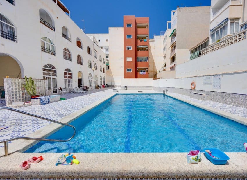 1 makuuhuone Huoneisto myytävänä paikassa Torrevieja mukana uima-altaan - 132 969 € (Ref: 10004540)