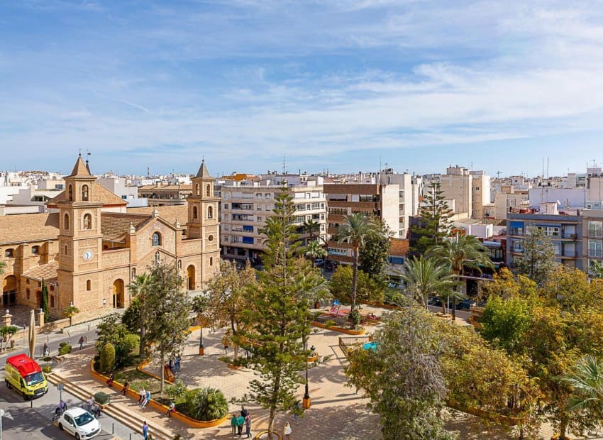 1 makuuhuone Huoneisto myytävänä paikassa Torrevieja mukana uima-altaan - 132 969 € (Ref: 10004540)