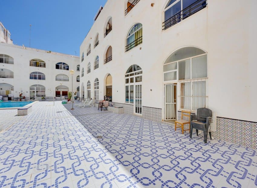 1 makuuhuone Huoneisto myytävänä paikassa Torrevieja mukana uima-altaan - 132 969 € (Ref: 10004540)