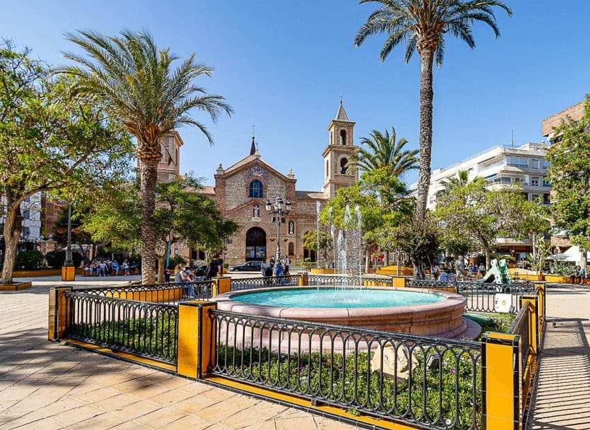 1 makuuhuone Huoneisto myytävänä paikassa Torrevieja mukana uima-altaan - 132 969 € (Ref: 10004540)