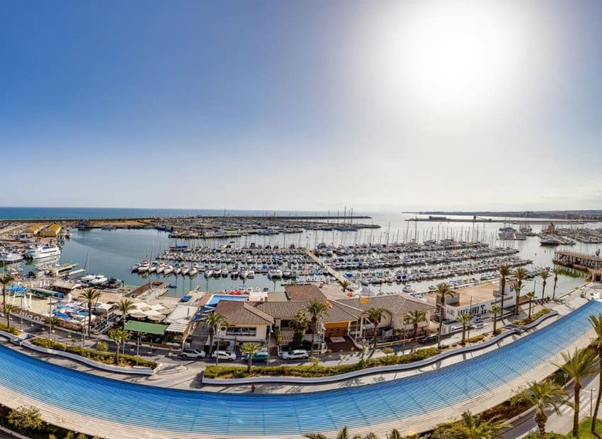1 makuuhuone Huoneisto myytävänä paikassa Torrevieja mukana uima-altaan - 132 969 € (Ref: 10004540)