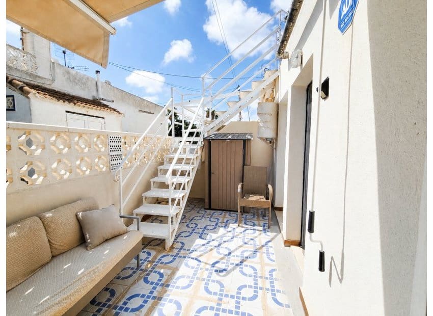 1 quarto Casa em Banda para venda em Torrevieja - 118 000 € (Ref: 10004546)