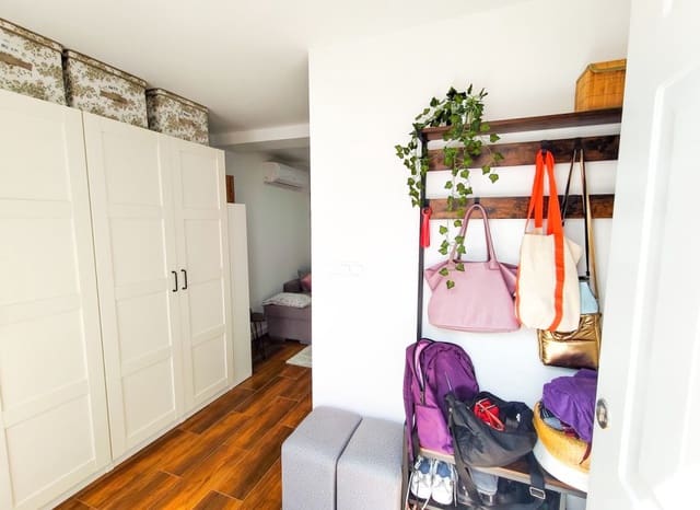 1 quarto Casa em Banda para venda em Parque Acuático - Sector 25, Torrevieja - 118 000 € (Ref: 10004546)