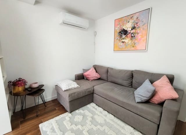 1 quarto Casa em Banda para venda em Parque Acuático - Sector 25, Torrevieja - 118 000 € (Ref: 10004546)