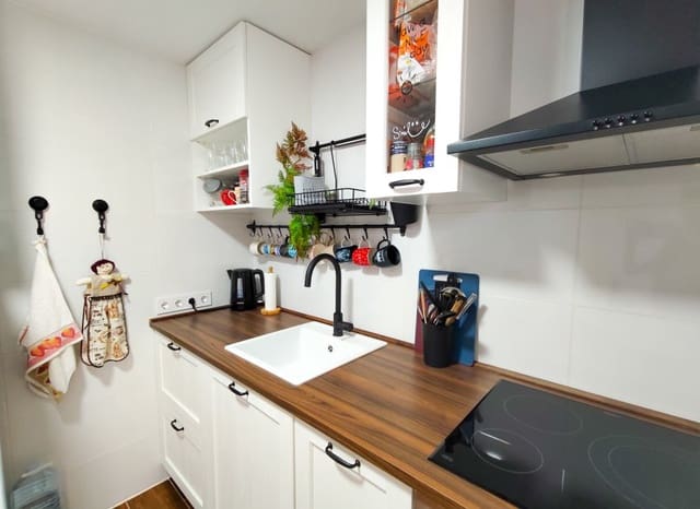 1 quarto Casa em Banda para venda em Parque Acuático - Sector 25, Torrevieja - 118 000 € (Ref: 10004546)