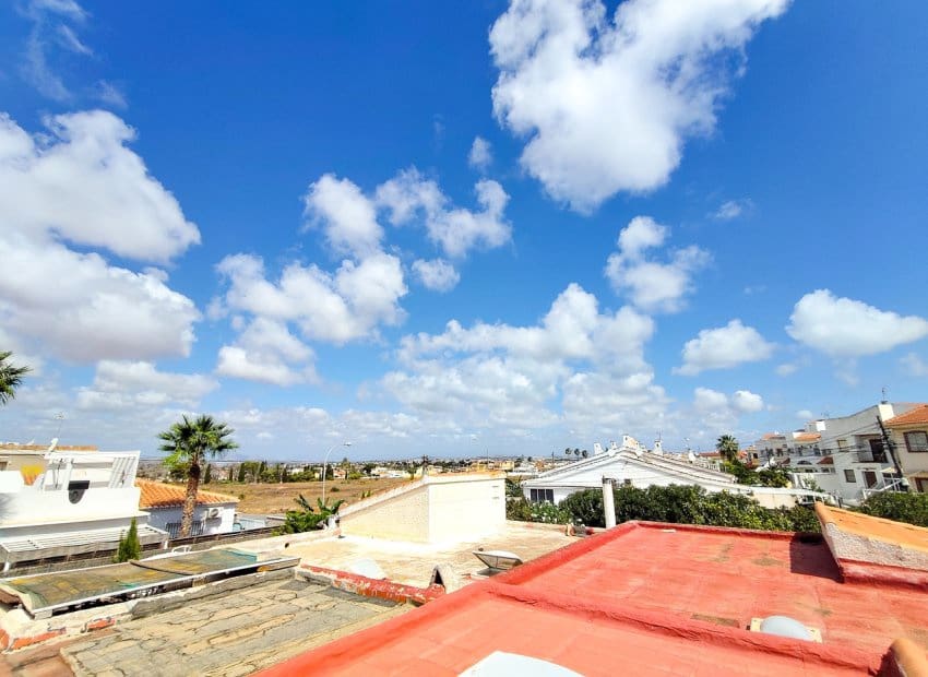1 quarto Casa em Banda para venda em Torrevieja - 118 000 € (Ref: 10004546)