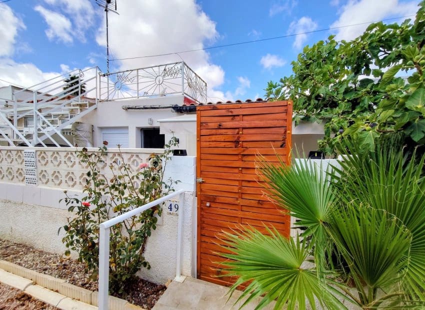1 quarto Casa em Banda para venda em Torrevieja - 118 000 € (Ref: 10004546)