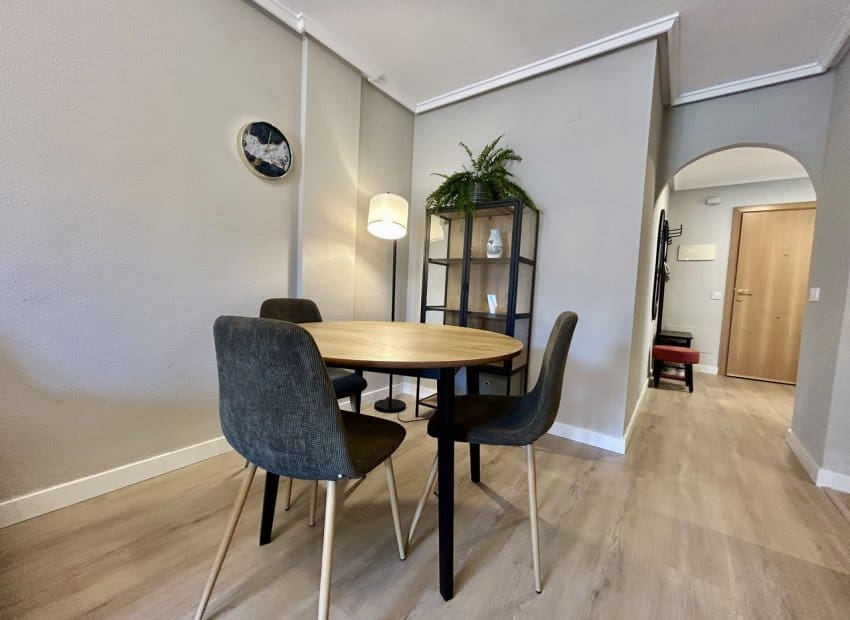 1 slaapkamer Appartement te koop in Torrevieja met zwembad - € 149.000 (Ref: 10004549)