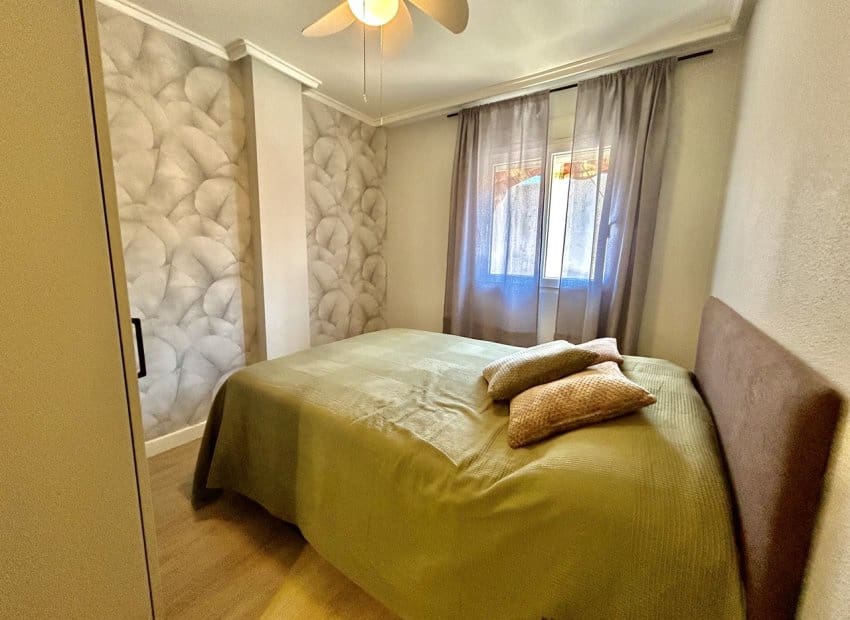 1 slaapkamer Appartement te koop in Torrevieja met zwembad - € 149.000 (Ref: 10004549)