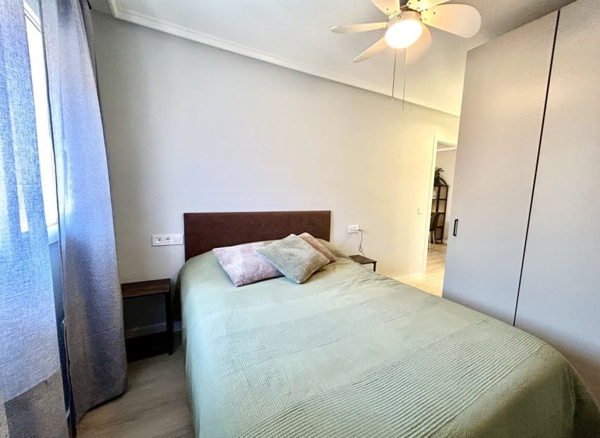 1 slaapkamer Appartement te koop in Torrevieja met zwembad - € 149.000 (Ref: 10004549)