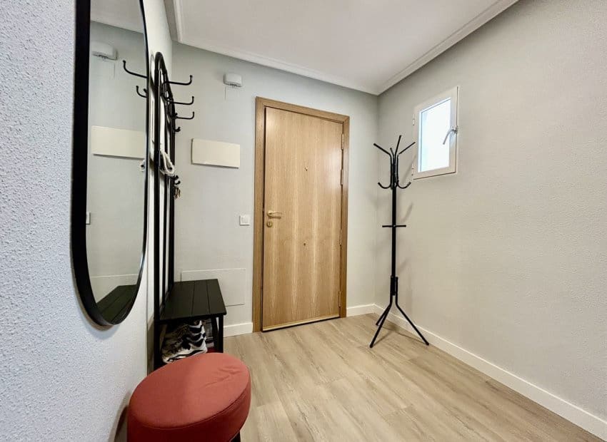 1 slaapkamer Appartement te koop in Torrevieja met zwembad - € 149.000 (Ref: 10004549)