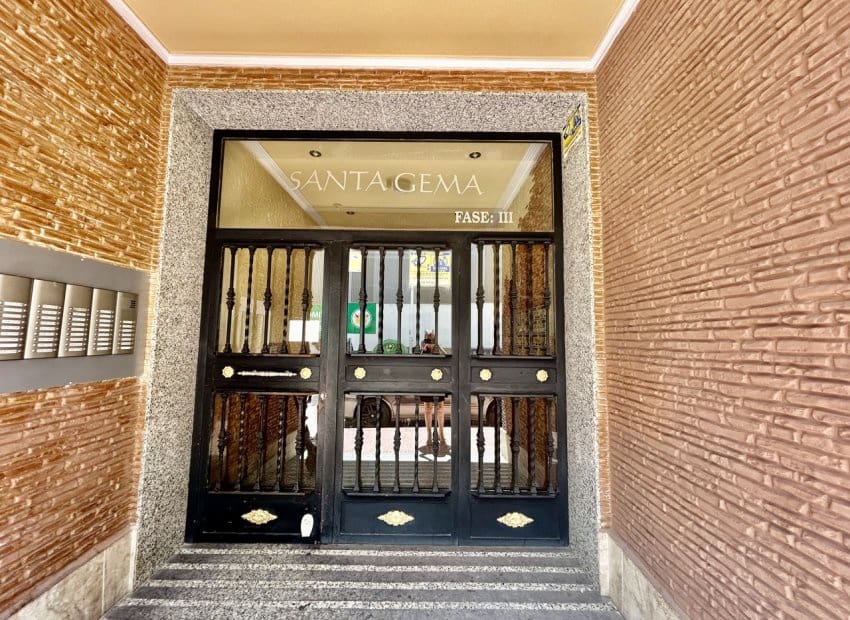 1 slaapkamer Appartement te koop in Torrevieja met zwembad - € 149.000 (Ref: 10004549)