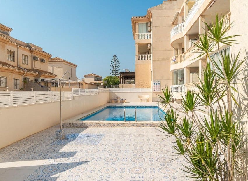 2 slaapkamer Appartement te koop in Playa Flamenca met zwembad - € 189.900 (Ref: 10006059)