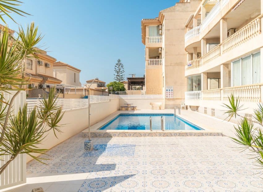 2 slaapkamer Appartement te koop in Playa Flamenca met zwembad - € 189.900 (Ref: 10006059)