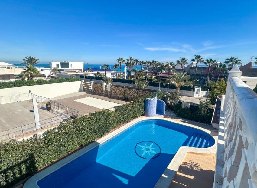 6 slaapkamer Villa te koop in La Mata - € 950.000 (Ref: 10006060)