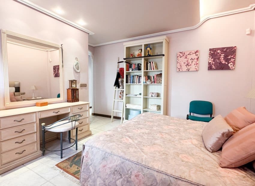 6 slaapkamer Villa te koop in La Mata - € 950.000 (Ref: 10006060)