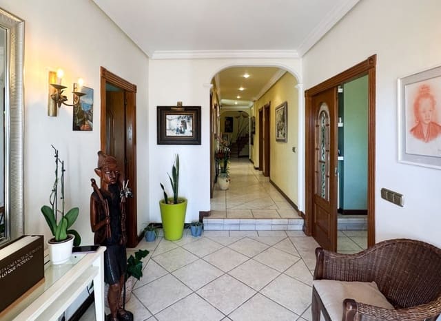 6 soveværelse Villa til salg i Cañada del Molino, Torrevieja - € 950.000 (Ref: 10006060)