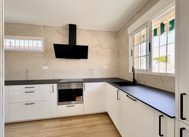 4 chambre Villa/Maison à vendre à Los Balcones avec piscine - 270 000 € (Ref: 10006061)