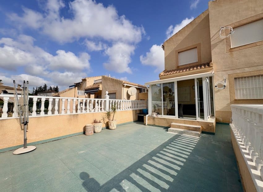 4 chambre Villa/Maison à vendre à Los Balcones avec piscine - 270 000 € (Ref: 10006061)