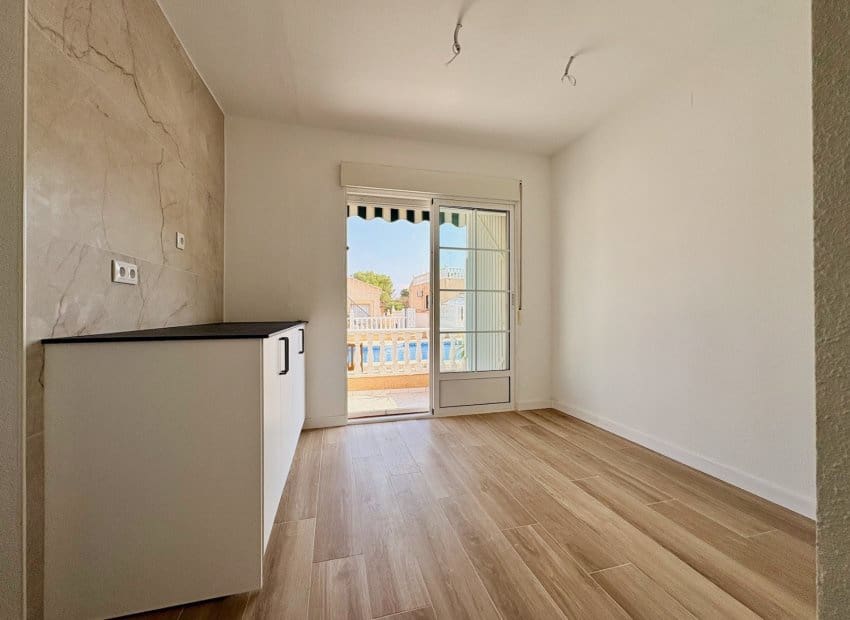 4 chambre Villa/Maison à vendre à Los Balcones avec piscine - 270 000 € (Ref: 10006061)