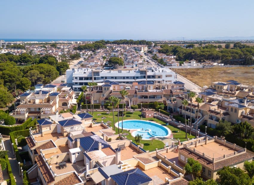 2 soveværelse Lejlighed til salg i Pilar de la Horadada med swimmingpool - € 219.500 (Ref: 10006807)