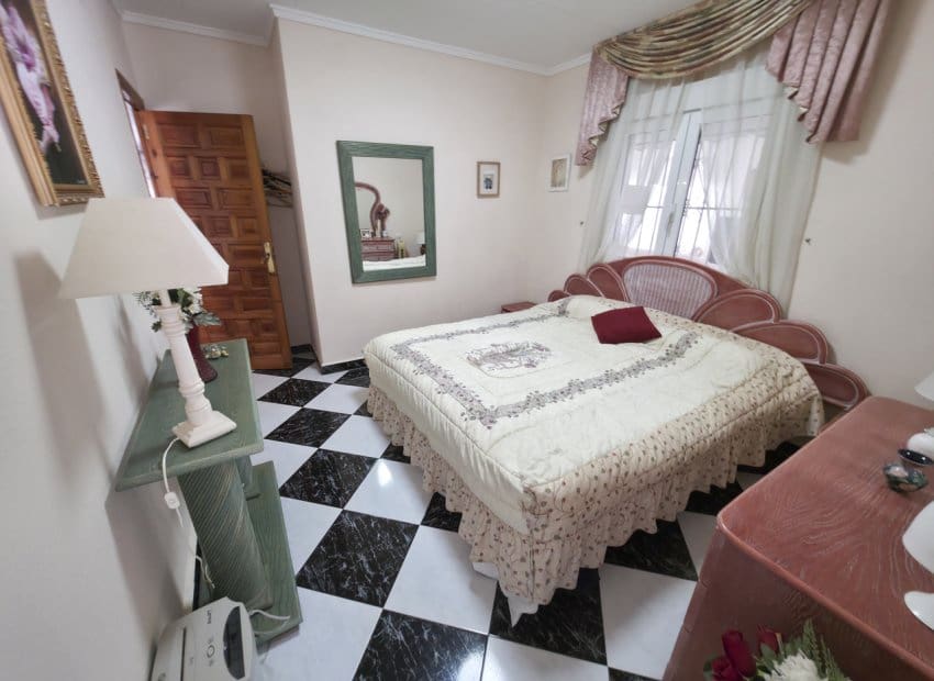 3 Zimmer Villa zu verkaufen in San Luis mit Pool - 475.000 € (Ref: 10006816)