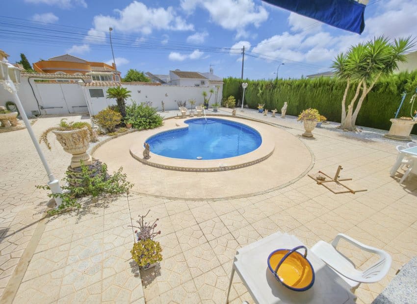 3 Zimmer Villa zu verkaufen in San Luis mit Pool - 475.000 € (Ref: 10006816)