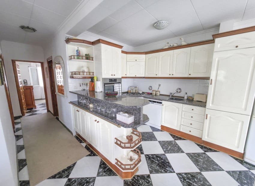 3 Zimmer Villa zu verkaufen in San Luis mit Pool - 475.000 € (Ref: 10006816)