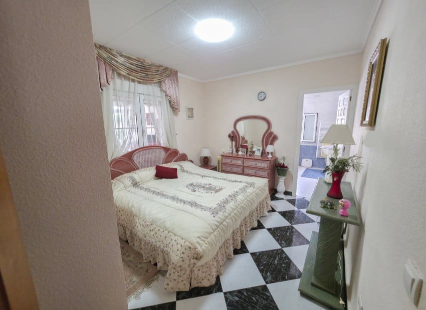 3 Zimmer Villa zu verkaufen in San Luis mit Pool - 475.000 € (Ref: 10006816)
