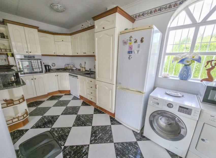 3 Zimmer Villa zu verkaufen in San Luis mit Pool - 475.000 € (Ref: 10006816)