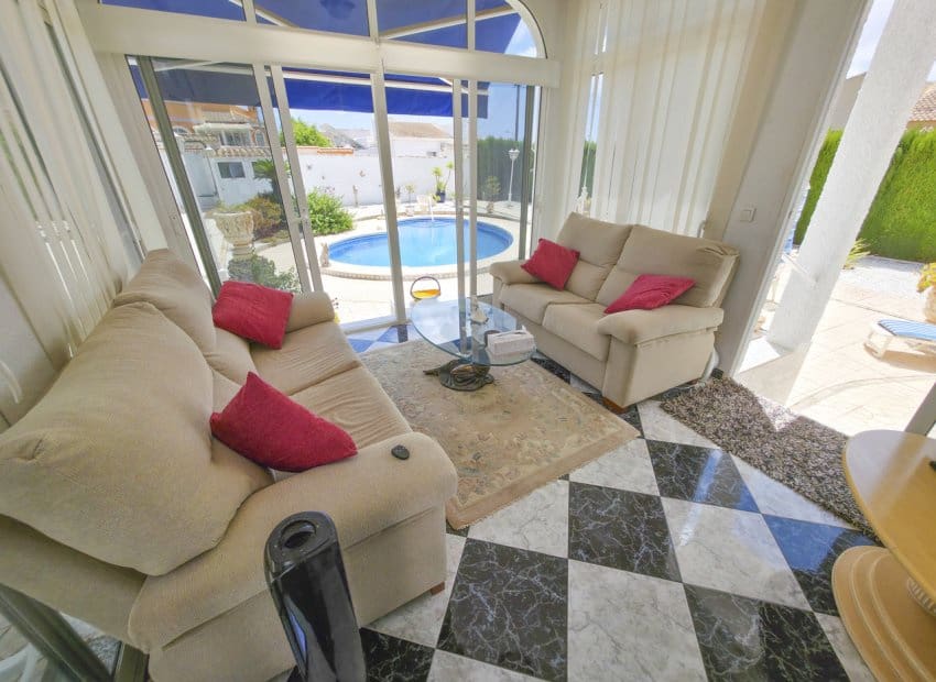 3 Zimmer Villa zu verkaufen in San Luis mit Pool - 475.000 € (Ref: 10006816)