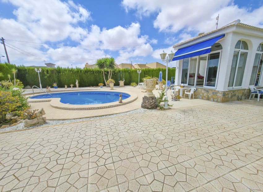 3 Zimmer Villa zu verkaufen in San Luis mit Pool - 475.000 € (Ref: 10006816)