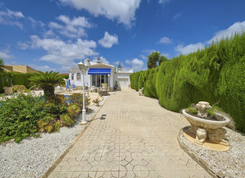 3 Zimmer Villa zu verkaufen in San Luis mit Pool - 475.000 € (Ref: 10006816)