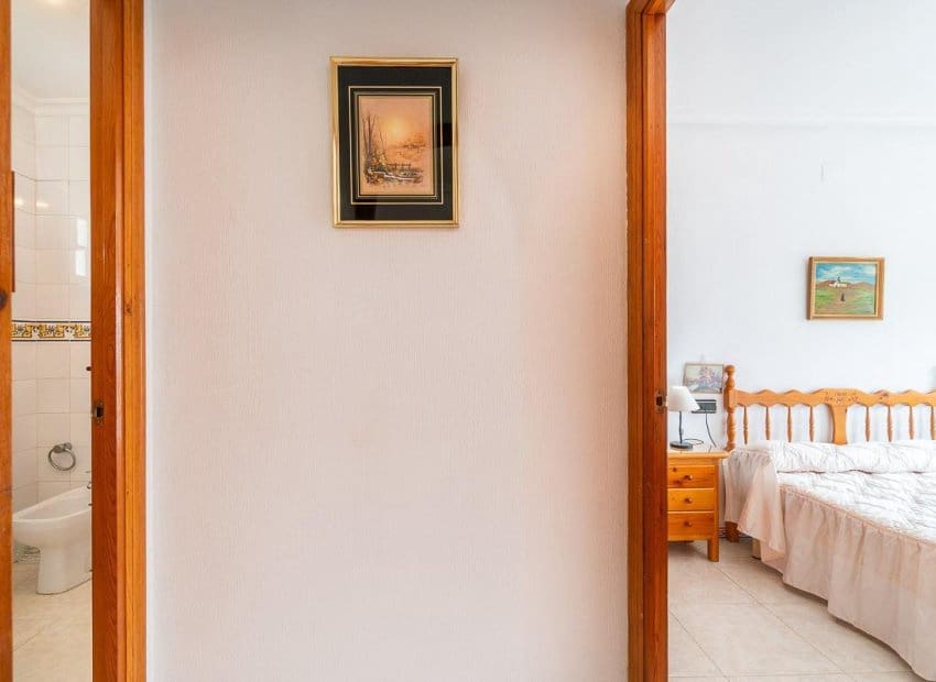 1 soveværelse Lejlighed til salg i Torrevieja med swimmingpool - € 149.000 (Ref: 10006817)